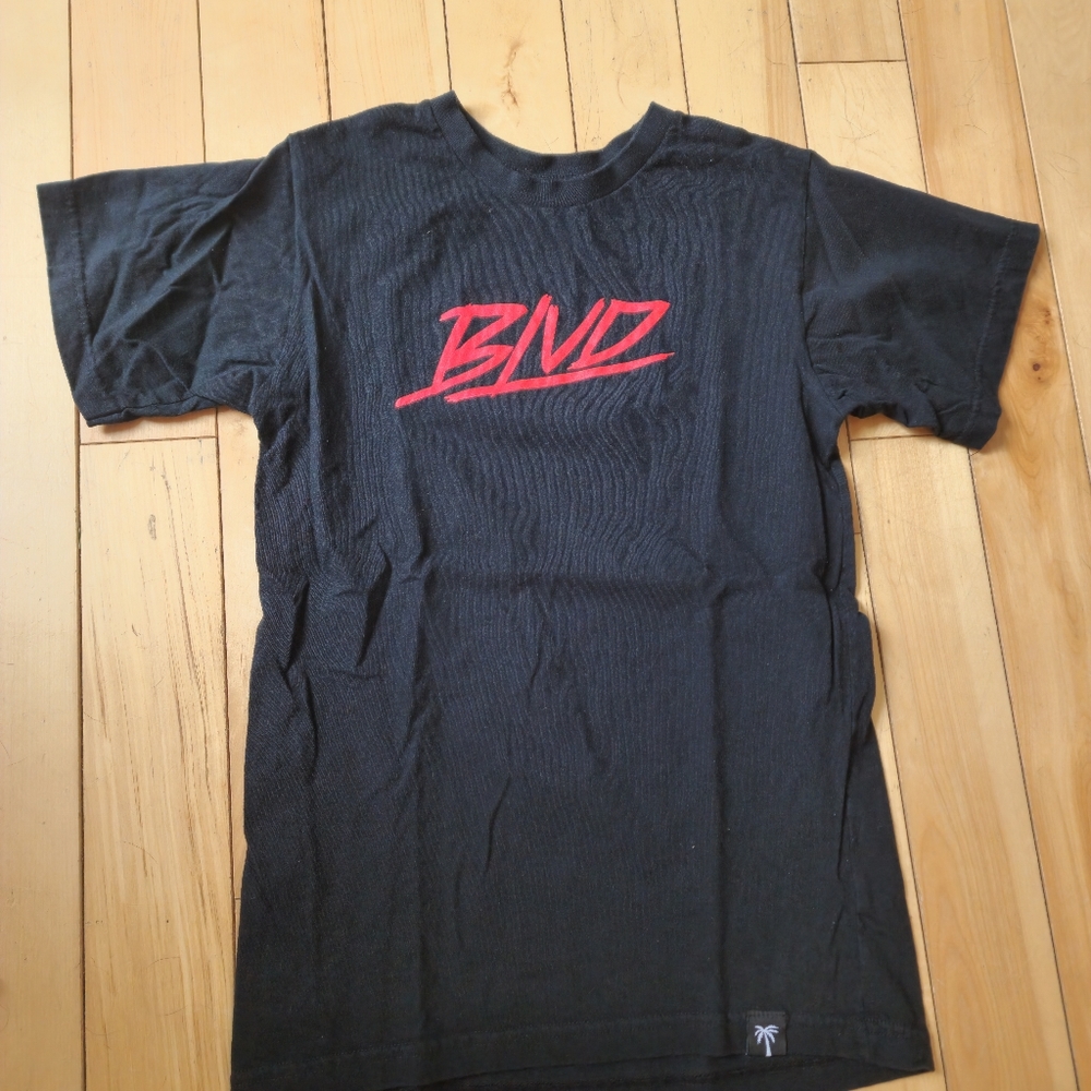 Men's small black t-shirt